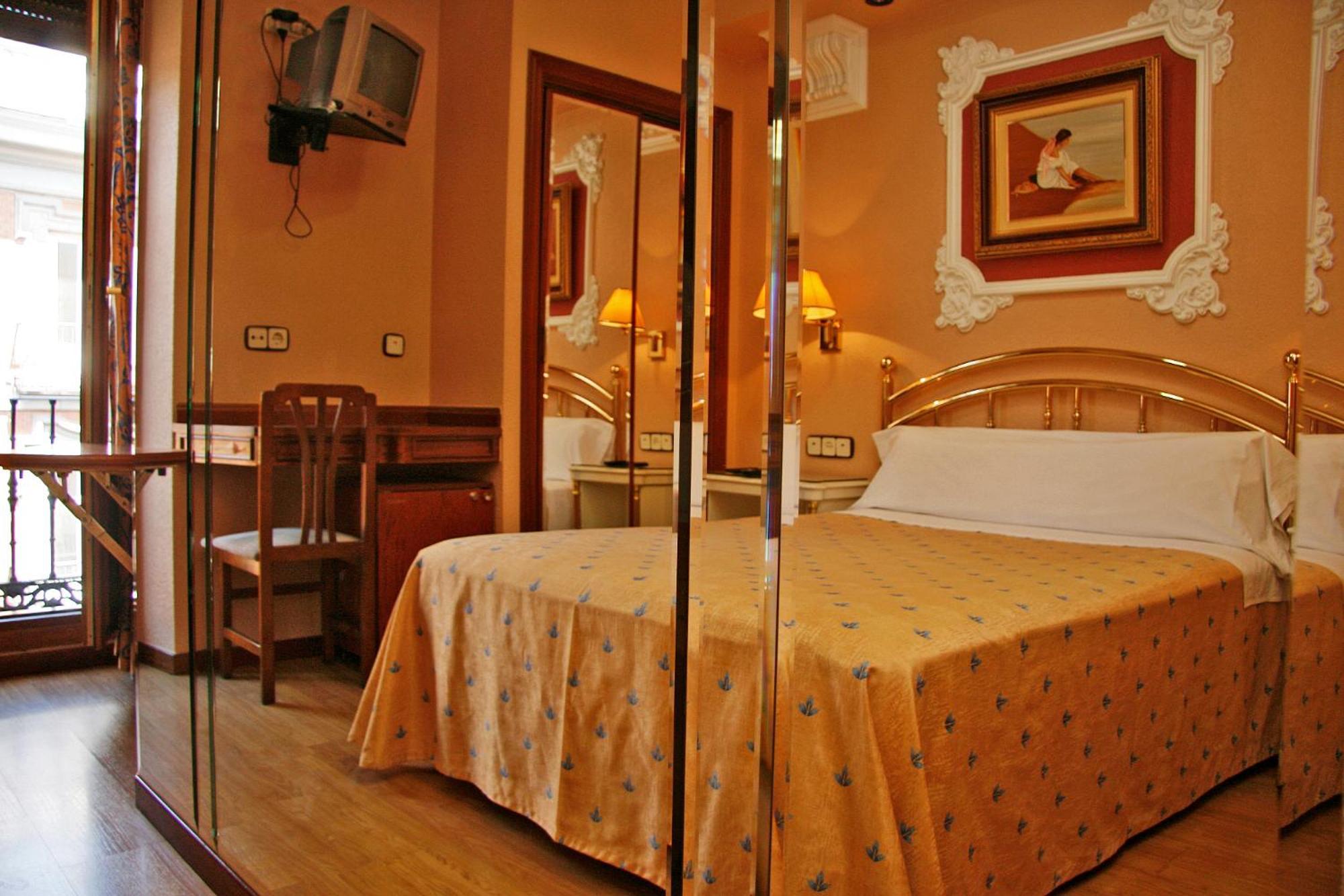 Hostal Victoria III Madrid Kültér fotó