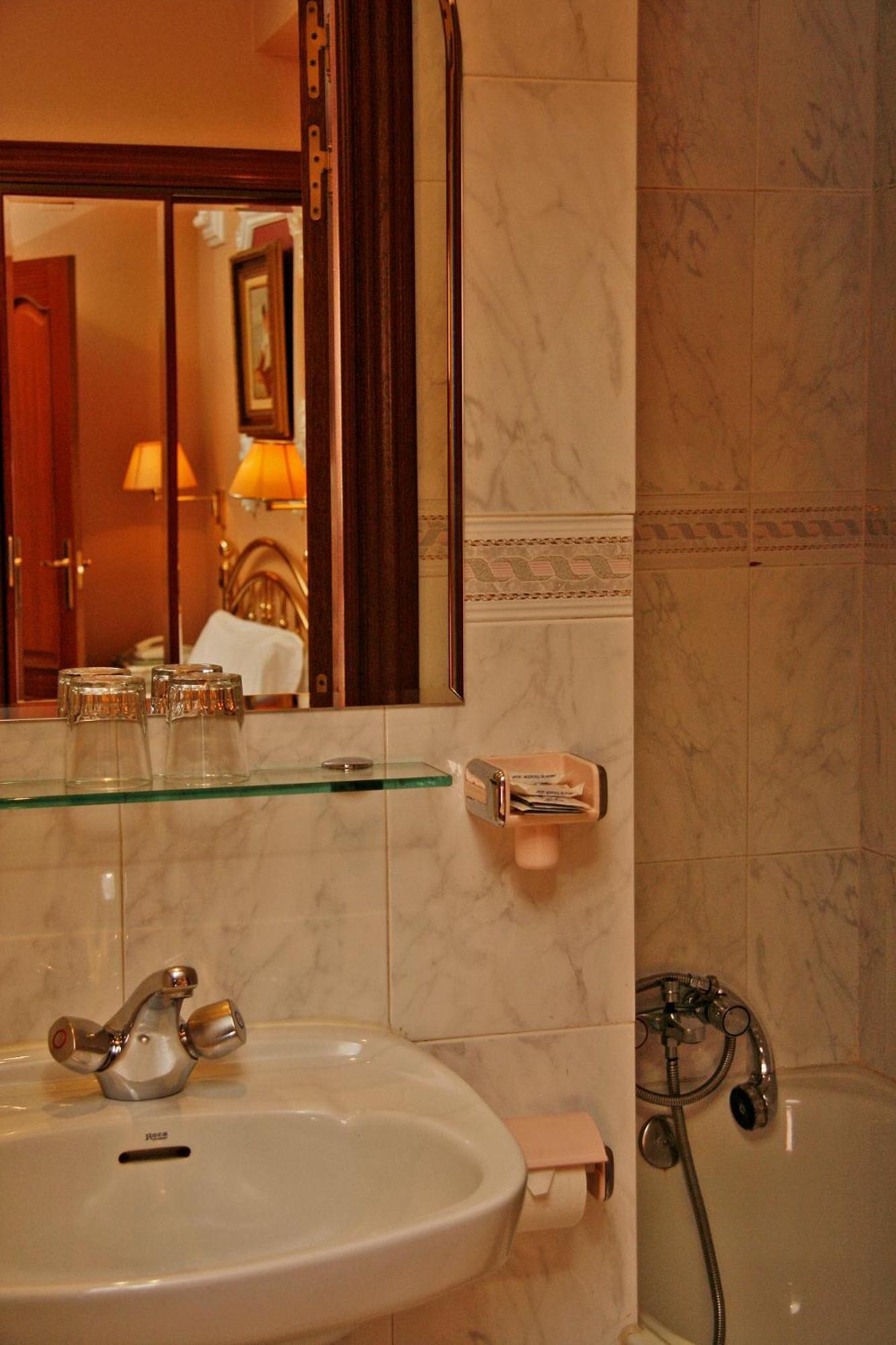 Hostal Victoria III Madrid Kültér fotó