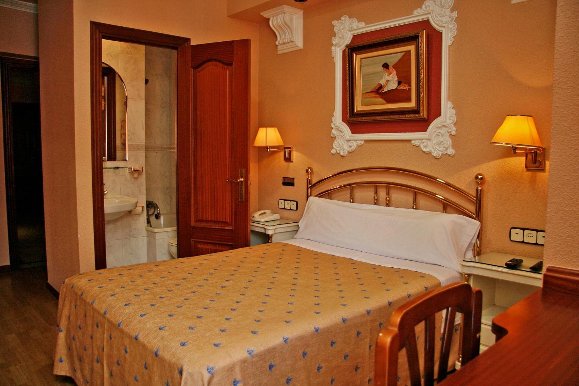 Hostal Victoria III Madrid Kültér fotó