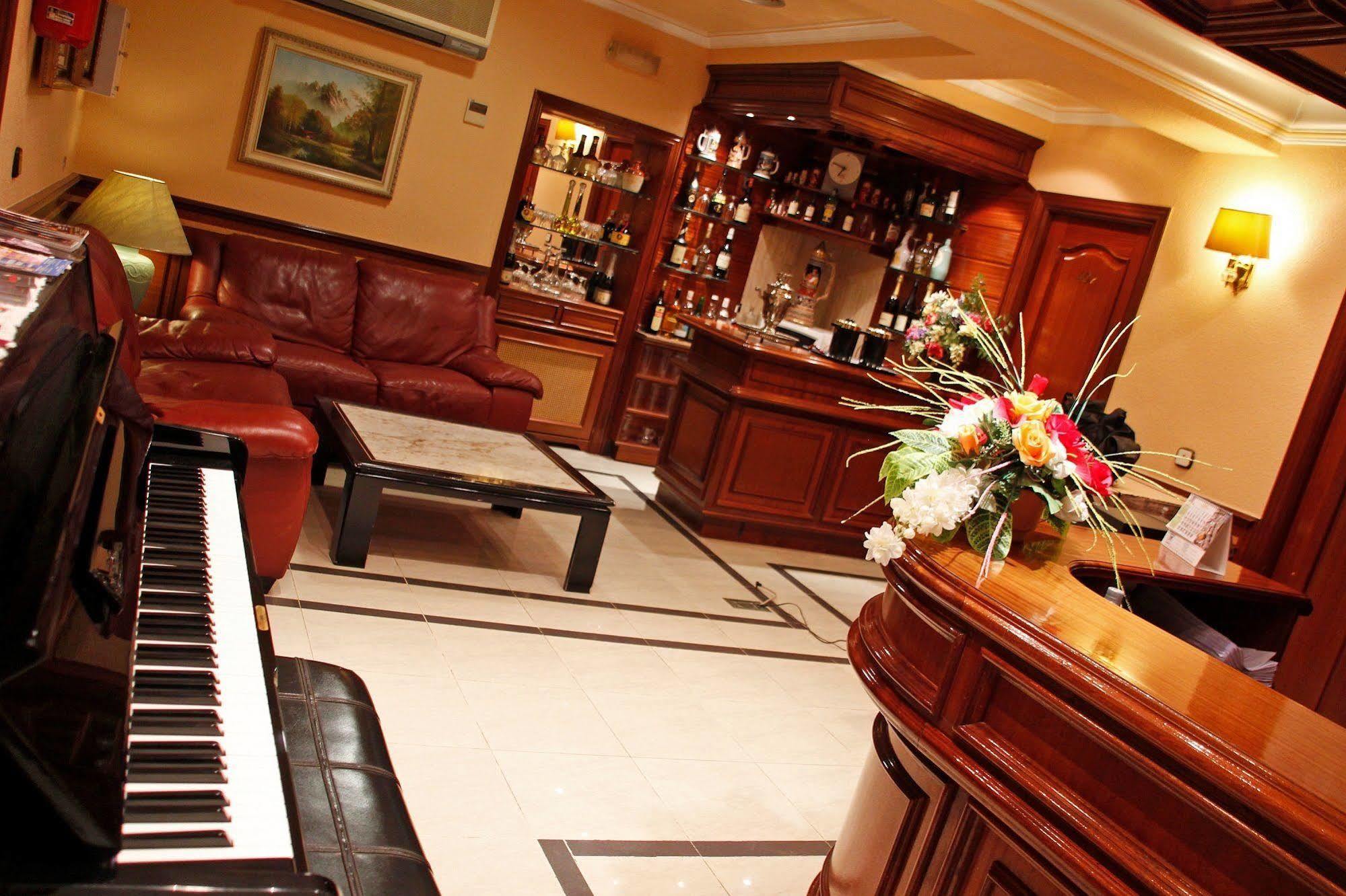 Hostal Victoria III Madrid Kültér fotó