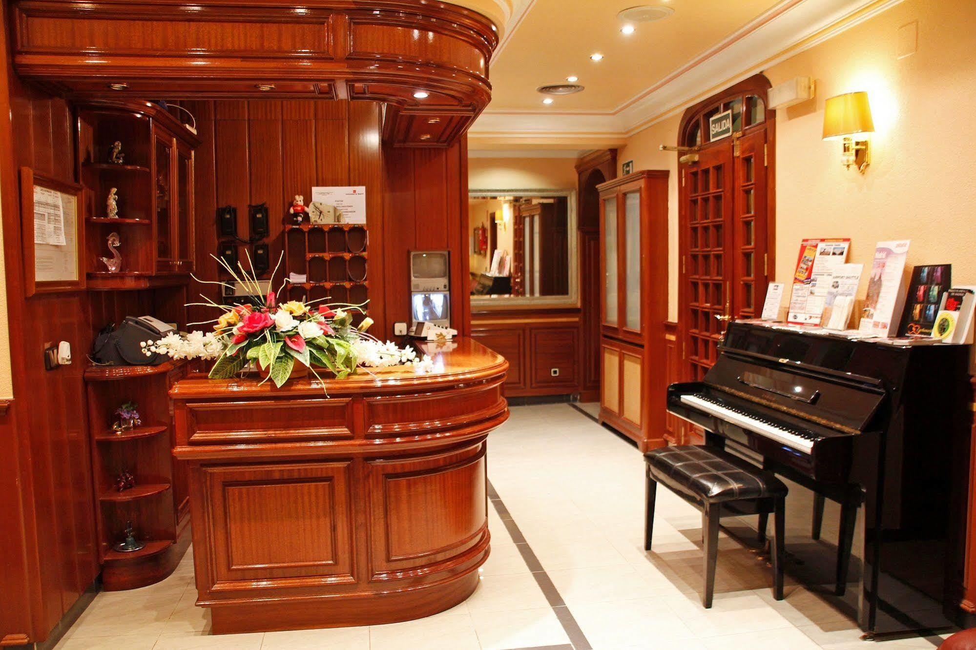 Hostal Victoria III Madrid Kültér fotó