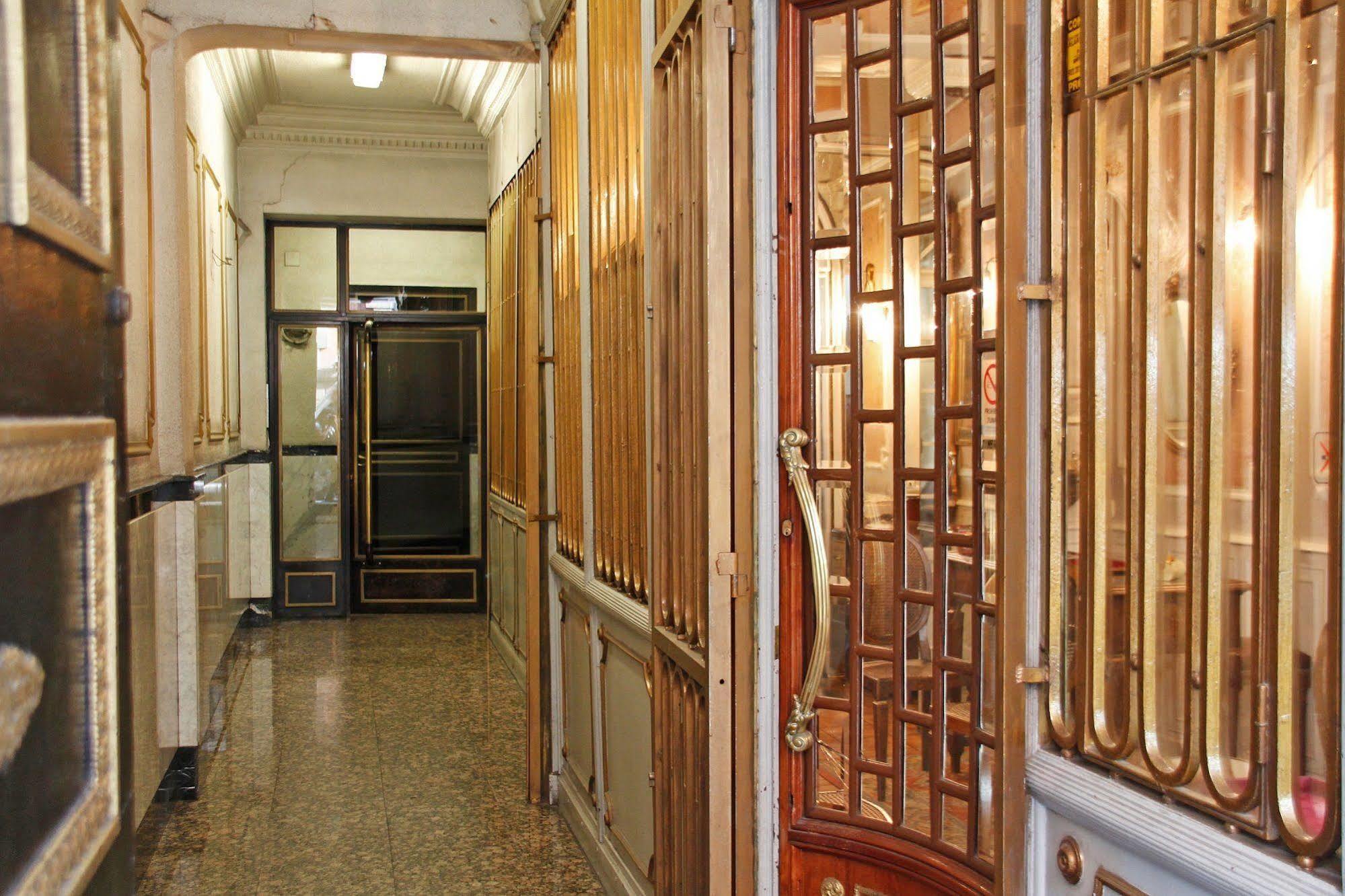 Hostal Victoria III Madrid Kültér fotó